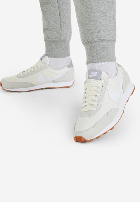 Кроссовки женские Nike Daybreak, Бежевый