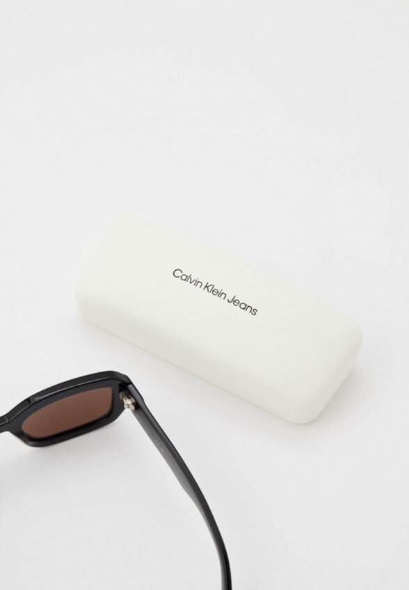 Очки солнцезащитные Calvin Klein