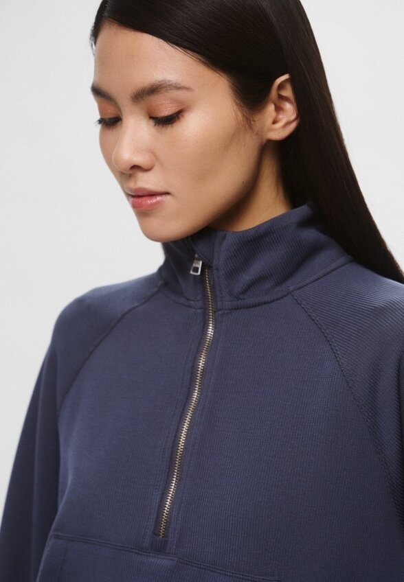 Олимпийка DKNY