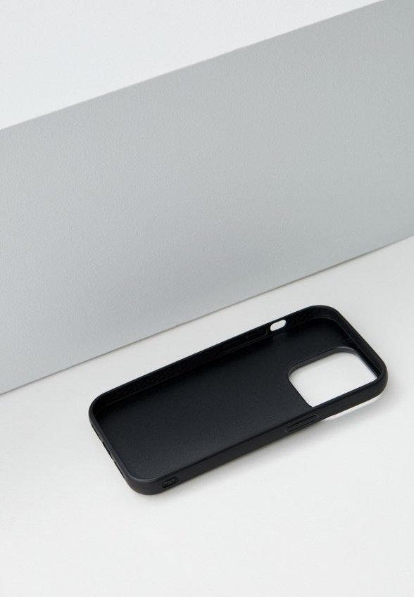 Чехол для iPhone Karl Lagerfeld