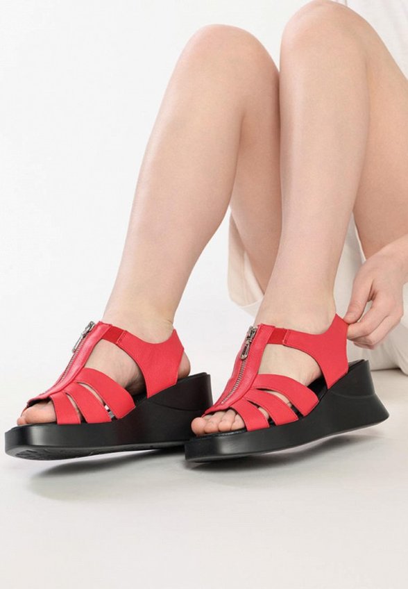 Босоножки Gut