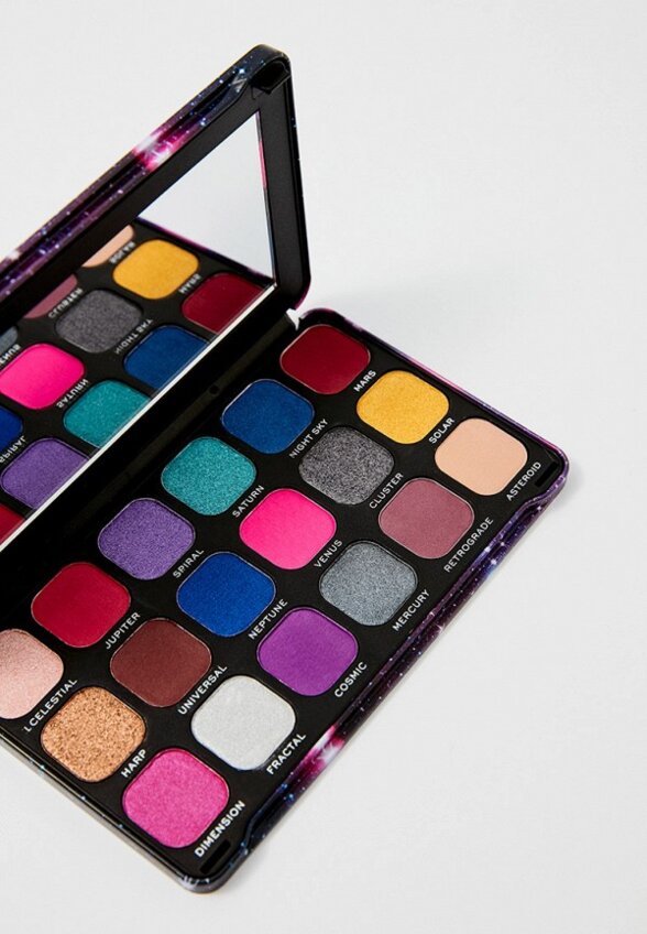 Палетка теней из 18 цветов Revolution