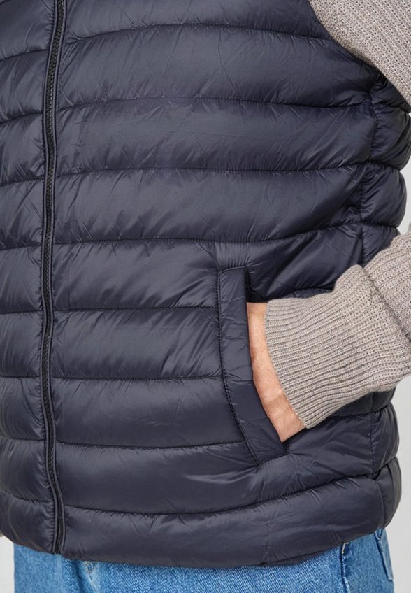 Жилет утепленный Baon