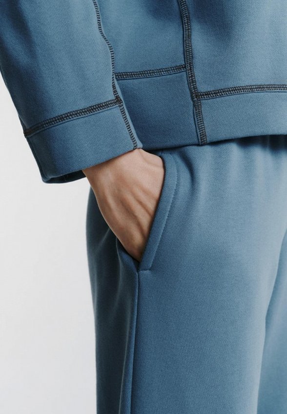 Свитшот Daisyknit