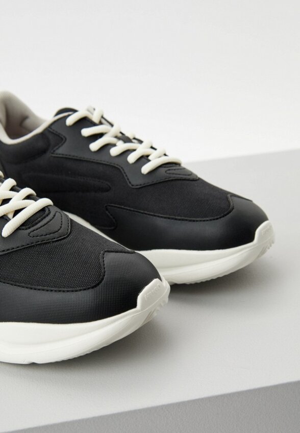 Кроссовки Hugo