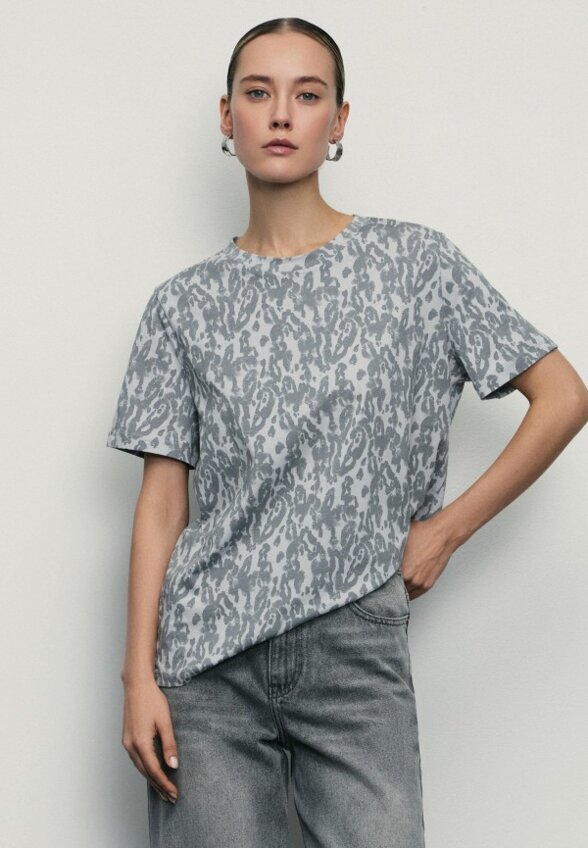 Футболка Zarina