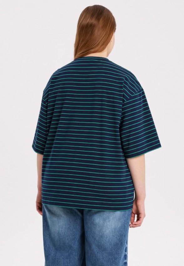 Футболка Lessismore