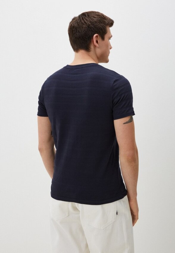 Футболка Colin's