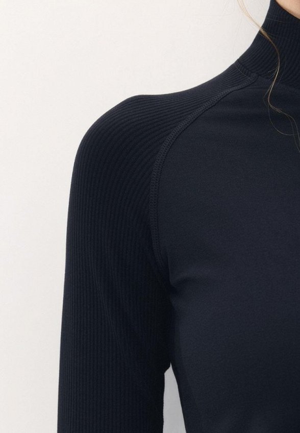 Олимпийка Befree