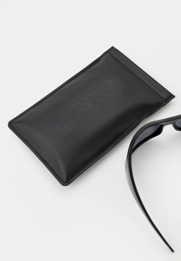 Очки солнцезащитные Boss