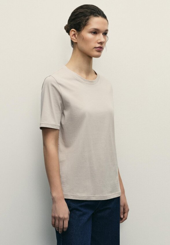 Футболка Zarina