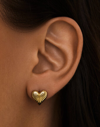 Серебряные серьги в форме фактурного сердца в покрытии желтое золото MIE женщинам