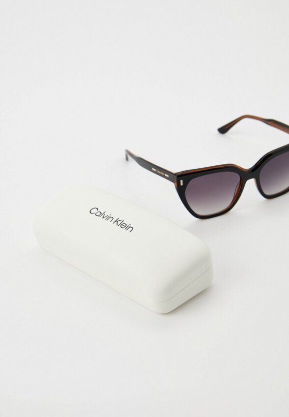 Очки солнцезащитные Calvin Klein