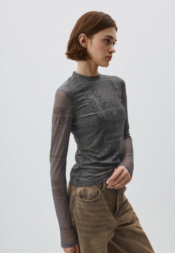 Лонгслив Sela