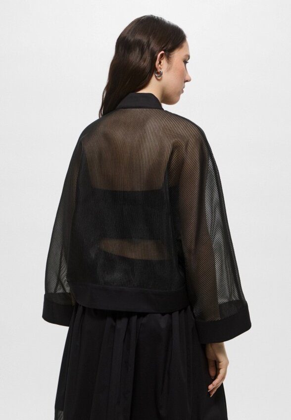 Ветровка Jijil