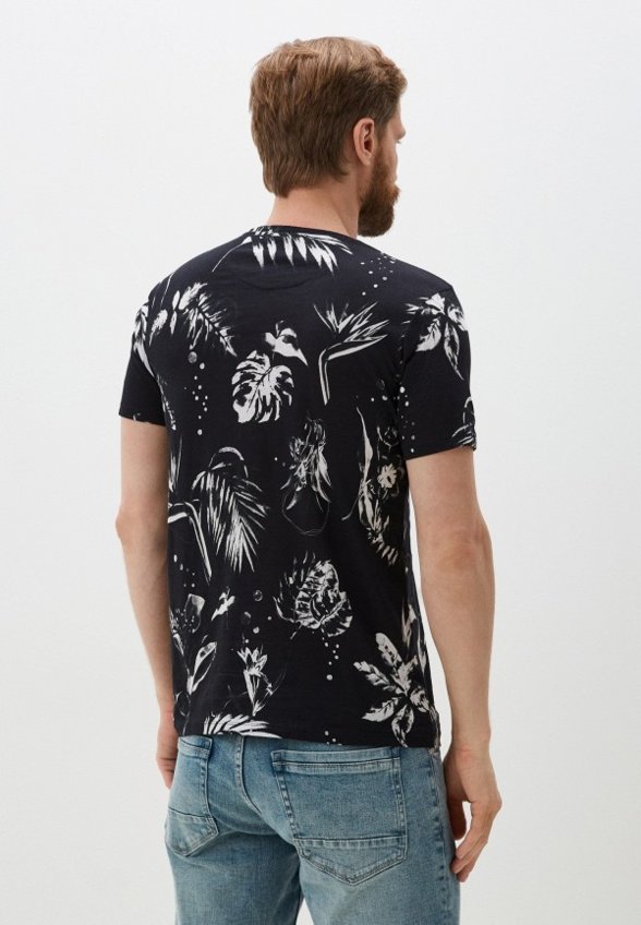 Футболка Colin's