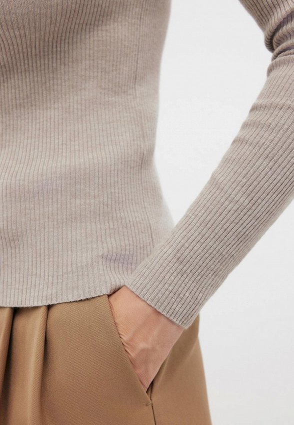 Водолазка Baon