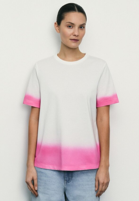 Футболка Zarina