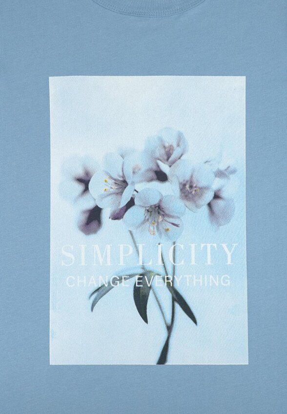 Футболка Апрель