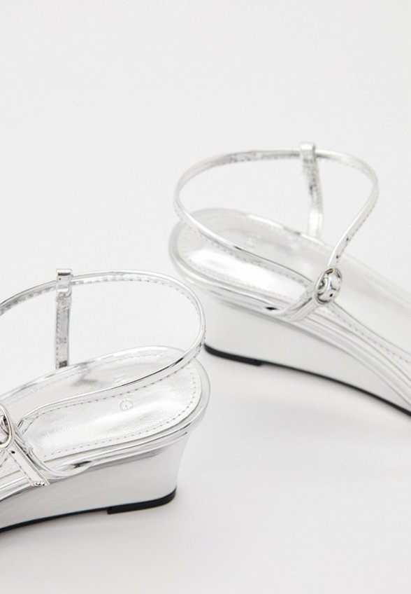 Босоножки Mango