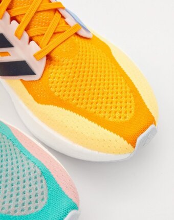 Кроссовки adidas мужчинам