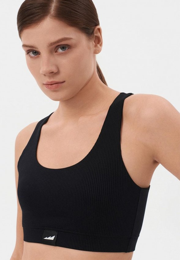 Топ спортивный Nikasport