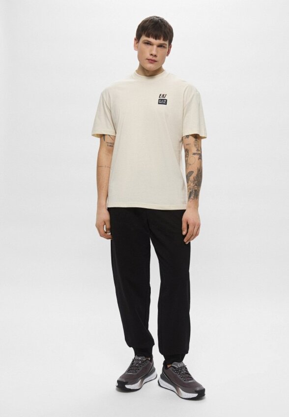 Футболка EA7