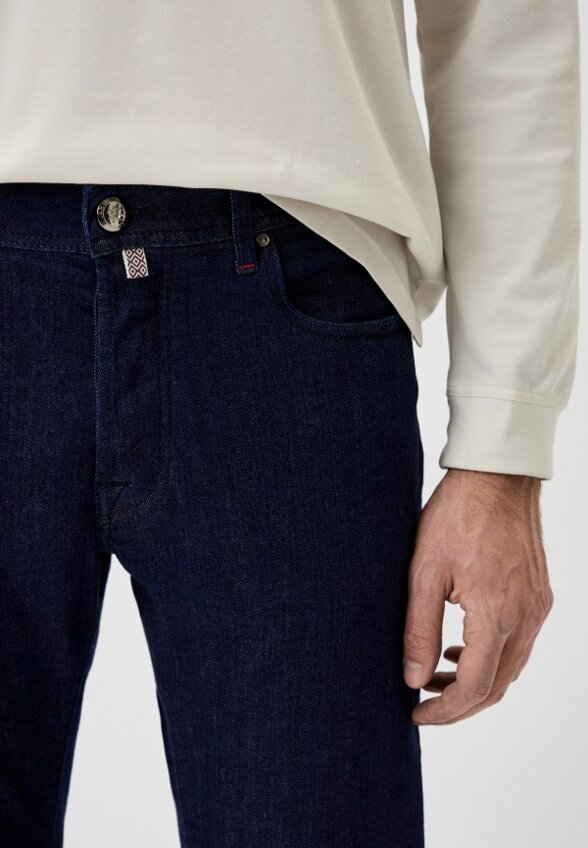 Джинсы и платок Jacob Cohen