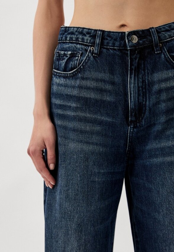 Джинсы Armani Exchange