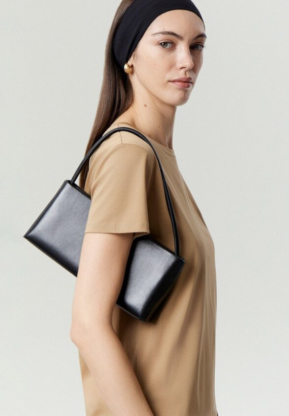 Футболка Emka