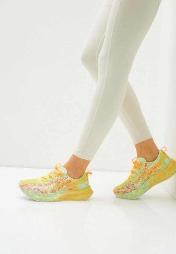 Кроссовки ASICS