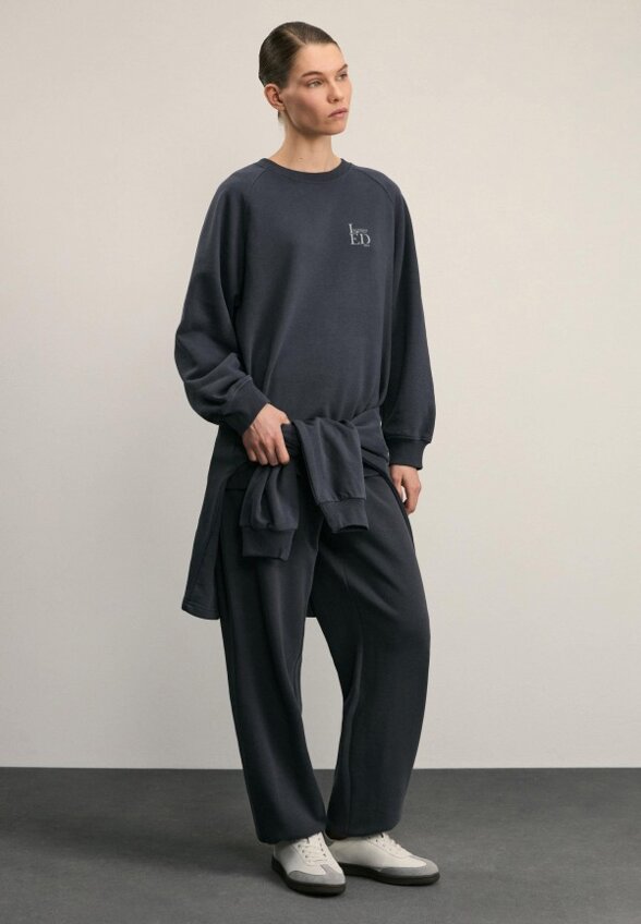 Свитшот Zarina