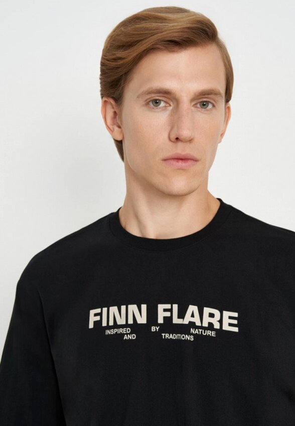 Футболка Finn Flare