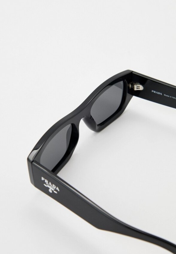 Очки солнцезащитные Prada