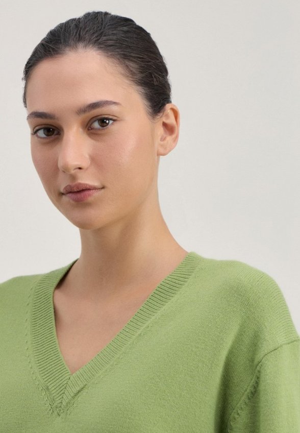 Пуловер Zarina