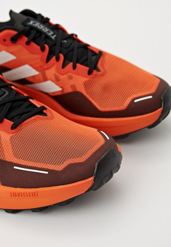 Кроссовки adidas