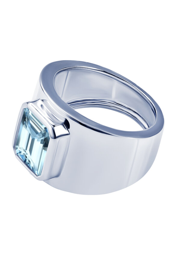 Серебряное кольцо ПОЛНОЧЬ с голубым фианитом в огранке Эмеральд MIE