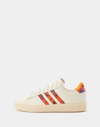 Кеды adidas женщинам