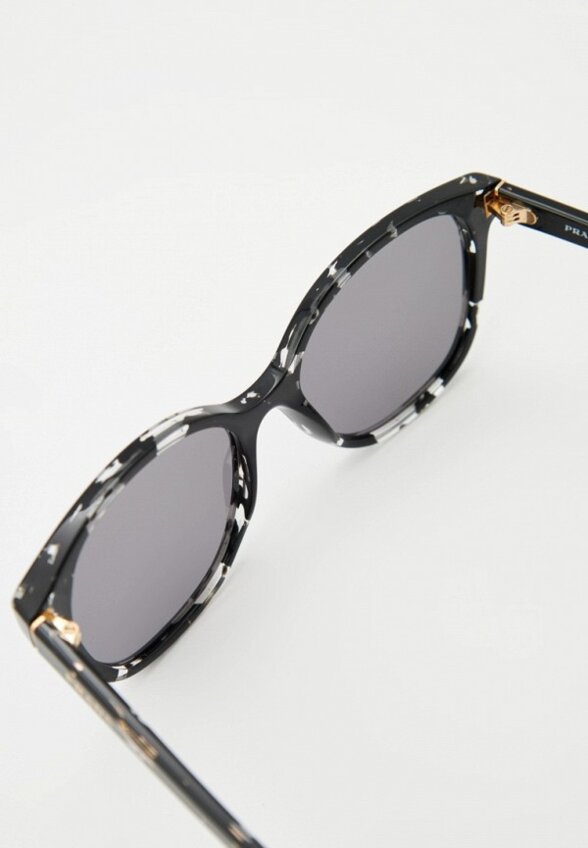 Очки солнцезащитные Prada