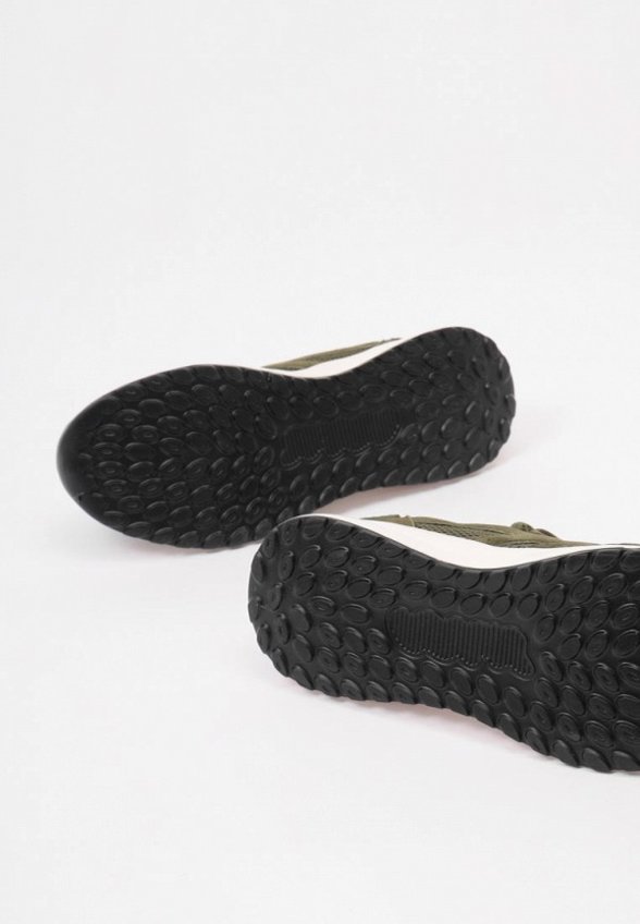 Кроссовки Baasploa