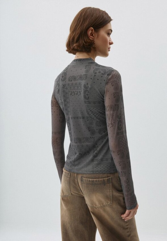 Лонгслив Sela