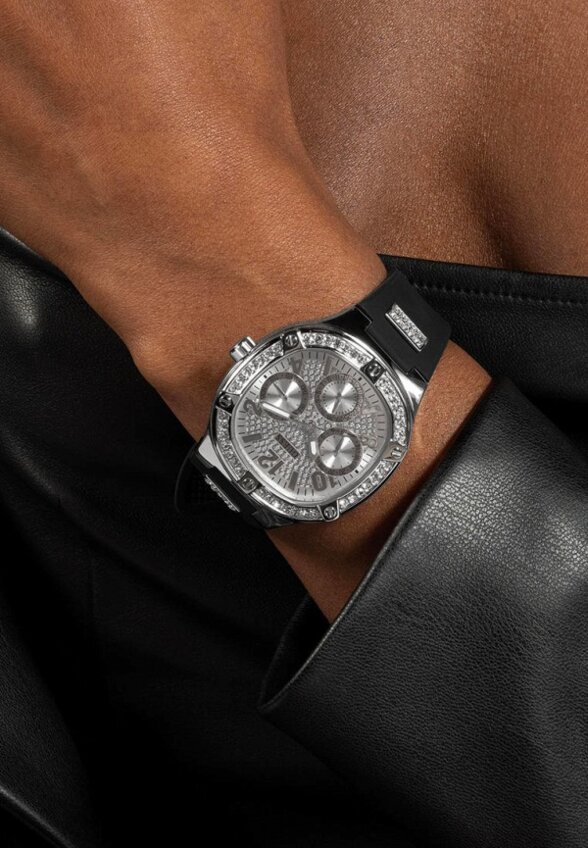 Часы Guess