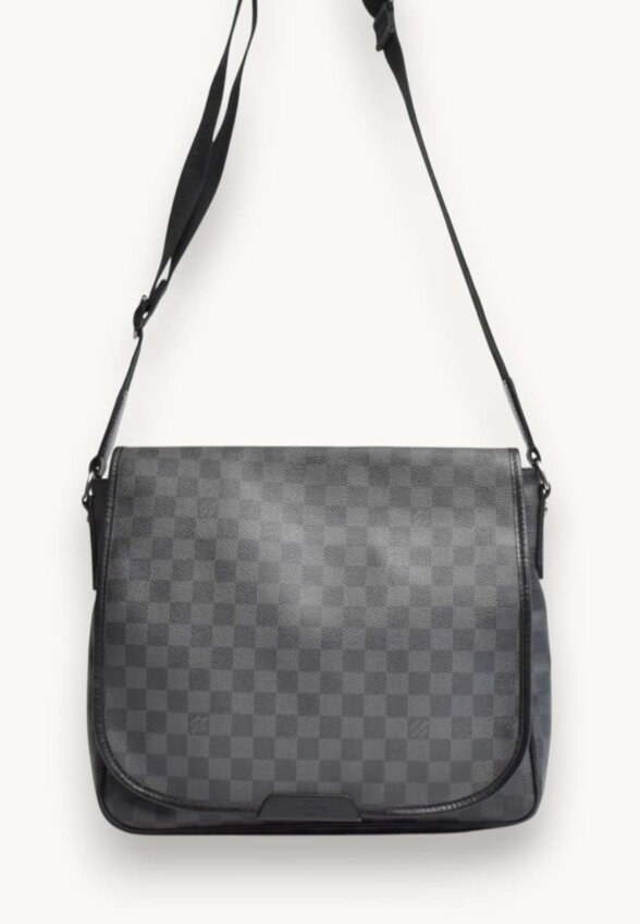 Louis Vuitton Messenger