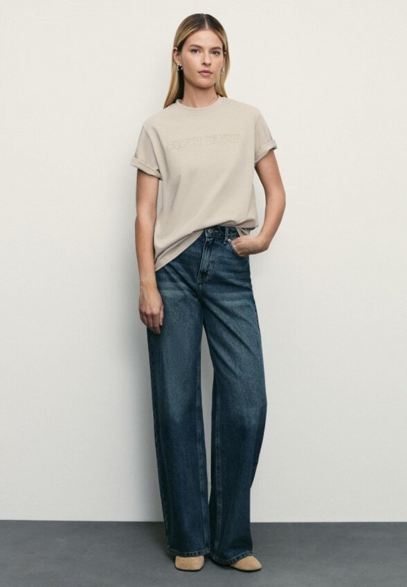 Футболка Zarina