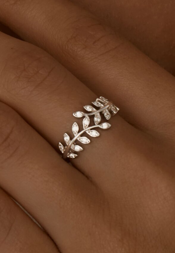 Серебряное кольцо с фианитами в форме веточки MIESTILO MIE