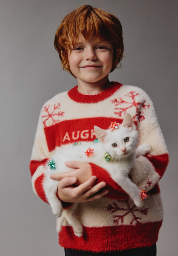 Пушистый джемпер с принтом детский