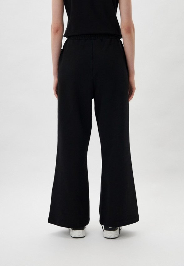 Брюки спортивные EA7