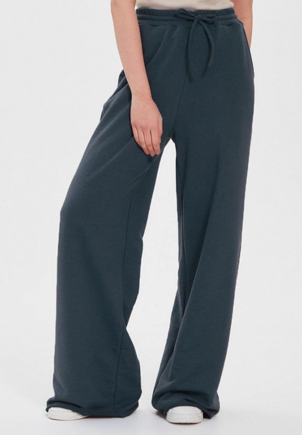 Брюки спортивные Le Role