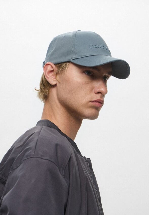 Бейсболка Calvin Klein