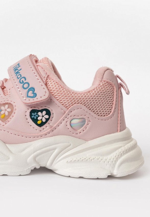 Кроссовки Tikkago